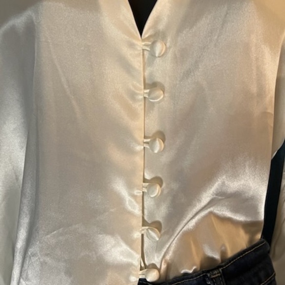 Ivy & Annabelle Cream/Ivory Top - Picture 2 of 7